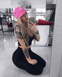 17 Ideias De Papel De Parede Supreme Mulheres Tatuadas Meninas Tatuadas Papel De Parede Supreme