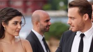 Serenaysarıkaya #handeerçel #kerembürsin serenay sarıkaya ve cem yılmaz aşkı ile hande erçel kerem bürsin yakınlaşması. The Reality Of Kerem Bursin Through The Eyes Of Hande Ercel