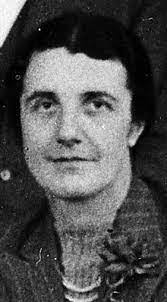 Janet Dame's Instagram, Twitter & Facebook