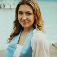 Denise Tarbox's Instagram, Twitter & Facebook