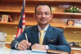 Why she did so may be a nice thesis for a phd aspirant to look into, wakakaka, but i would recommend understanding her background and family matters as a starting point, wakakaka again. The Reason The Chinese Hate Maszlee Malik Malaysia Today