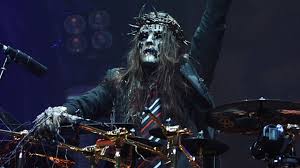 The drummer helped form slipknot in his native iowa in 1995 with shawn crahan and paul gray, billboard reports. Bol6ve2o1ozm M