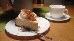 1 glas apfelmus 100 g butter, weich 200 g zucker 4 ei(er), größe m 1 kg quark, magerstufe 1 ½ pck. Apfelmus Quark Kuchen Landfrauen Grossenwiehe Lindewitt E V