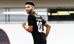 Gonçalo matias ramos is a portuguese professional footballer who plays for benfica as a forward. Goncalo Ramos Todas As Oportunidades Sao Para Aproveitar Maisfutebol