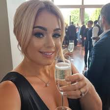 Hi, has anyone had a magnet Brunswick kitchen fitted? I'd love to see the  kitchen in a real home, i'm having such a nightmare making the decision.  I've attached a picture of