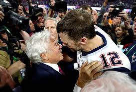 New england patriots owner robert kraft chats with espn reporter mike reiss about (:01) what owning the patriots has meant to him, (:53) if he can believe. People Can T Stop Talking About The Tom Brady And Robert Kraft Kiss Videos