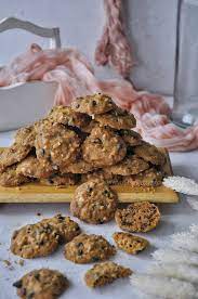 Resepi biskut famous amos ni memang sangat wangi bila dibakar.bau coklat chip, aroma coklat memang buat dari jauh dah nak cuba biskut ni. Famous Amos Chocolate Chip Cookies Rangup Dan Sedap No Mixer Qasey Honey