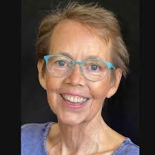 Amy Steele's Instagram, Twitter & Facebook