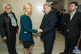 Народный депутат верховной рады ix созыва. Glava Oblgosadministracii Yuliya Svetlichnaya Vstretilas S Kollektivom Zhilstroj 2 Strojobzor