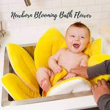 Online reviewers gush over the blooming bath baby bath and say that it gives their babies a super soft, super supportive bathing experience. Baby Blooming Bath Yellow Kiddyco