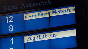 Am montagmorgen legte der warnstreik bei der deutschen bahn bundesweit den zugverkehr lahm. Bahnstreik Auch Stuttgarter S Bahnen Und Regionalzuge Sind Betroffen Swr Aktuell