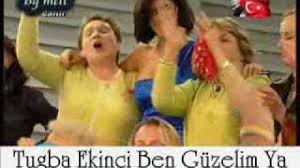 Tuğba ekinci ile ilgili tecrübelerini, barbi misin adlı bir şarkı ve buna çektiği klibinde anlattığını düşündüğüm safi poz. Tugba Ekinci Fatih Ozbilen Barbimisin Nesin