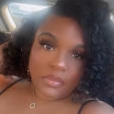 Danielle Roberson's Instagram, Twitter & Facebook