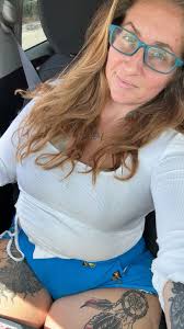 الأفخاذ السميكة تنقذ الأرواح، ليس أنا على الرغم من أنني لا أريد أبدا أن  أنقذ إلا من نفسي الضائعة 🤞😘