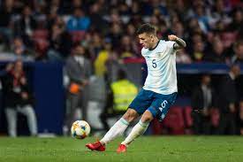 After colombia could not clear the ball from the box, parede would receive the ball and split the colombian defense to score argentina's second goal in under ten minutes. Video Leandro Paredes Splits The Colombian Defense And Scores Argentina S Second Goal Psg Talk