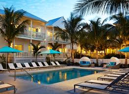 L'hôtel jouit d'un emplacement avantageux les pièces donnent sur le fleuve. The Marker Key West S Newest Getaway Fortune