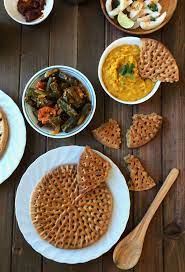 Prettiest Of All Indian Rotis Breads Rajasthani Khoba Roti Jadi Roti Its Impressive Easy To Make And Tastes Heave Roti Indian Dishes Vegetarian Recipes