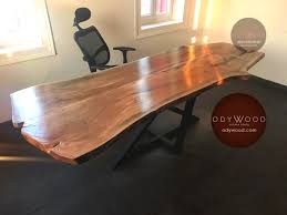 Ceviz Agacinin Dogalligi Bozulmadan Islenmesi Ile Urettigimiz 230x80 Kutuk Masa Ozel Uretim Endustriyel Metal Ayaklari Ile T Home Decor Dining Table Furniture