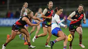 Starcevich defends under fire Hyett after Dogs flop