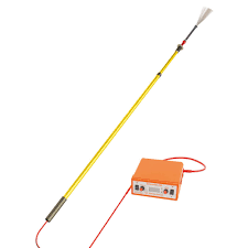 An accessory pouch, which accommodates the additional rechargeable battery (optional) can also be attached to the soft. Elcometer 236 Dc Holiday Detektor