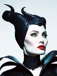 From Snow White S Vainglorious Evil Queen To 101 Dalmatians Felonious Fur Fetishist Cruella De Vil To Ursula The S Malifisenta Andzhelina Dzholi Risunki Devushki