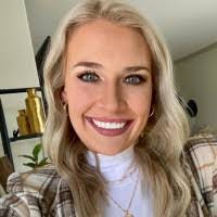 Danielle Kossman's Instagram, Twitter & Facebook