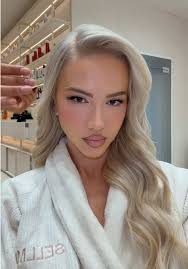 Sara Kolami: The Rise of a TV Host Superstar