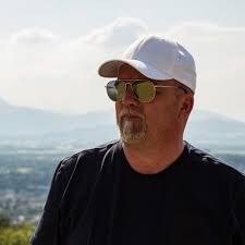 Willkommen auf der offiziellen dj ötzi fanseite! Dj Otzi Krebs Epilepsie Und Obdachlosigkeit Seine Traurige Beichte Intouch