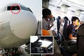 Co Pilot Sucked Out Of Cockpit Window As Hero Captain Lands Plane Manually Cockpit Pilot Sichuan Airlines