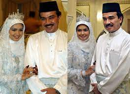Siti yang ditemui pada majlis doa selamat dan kesyukuran di kediamannya di ampang, malam tadi berkata, dia bersyukur disahkan hamil selepas mengalami keguguran dua tahun lalu. Aafiyah Hadiah Istimewa Siti Nurhaliza Suami Rai Ulang Tahun Ke 12 Hiburan Mstar