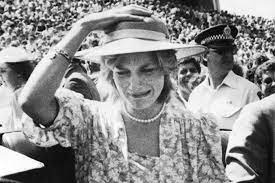 Diana had two older sisters, lady jane fellowes and lady. The Crown Why Princess Diana Burst Into Tears During 1983 Australian Tour Vanity Fair