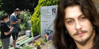 Arkadaşlarının desteğiyle yarışmaya katılan barış akarsu, o zamanların ünlü müzik programı. Qrlbddwpcojp2m