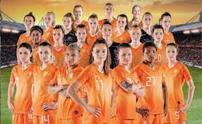 De oranjeleeuwinnen spelen dinsdagmiddag (nederlandse tijd, red.) hun laatste wedstrijd in de groepsfase van de olympische spelen. 11x Onze Oranje Leeuwinnen Cosmogirl