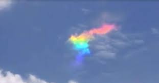 Science Decalee Un Nuage Aux Couleurs De L Arc En Ciel Et Bien D Autres Encore