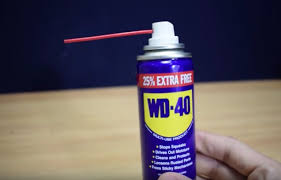Avez Vous Deja Entendu Parler Du Wd 40 C Est Un Produit Polyvalent Incroyable Que De En 2020 Trucs Et Astuces Trucs Et Astuces Maison Detournement Produits Menagers