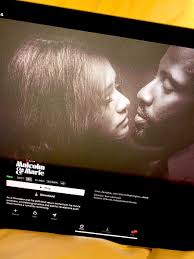 Malcolm & marie streaming, est un drame romantique américain en noir et blanc de 2021 écrit et réalisé par sam levinson le réalisateur malcolm elliott rentre chez lui après la première de son film avec sa petite amie marie jones. The Chosen One On Twitter Malcolm Marie Out Now On Netflix So Excited For U All To See This Wonderful Film