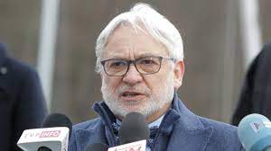 Wojciech maksymowicz łukasz czechyra /foto gość do naszego składu dołącza wielki autorytet medyczny prof. Prof Wojciech Maksymowicz Odchodzi Z Klubu Pis Polsat News