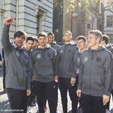 Facebook twitter google tumblr zoom. Thomas Muller Deutschland Fussball Fussball Nationalmannschaft Deutsche Nationalmannschaft