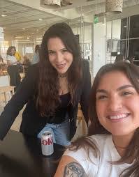 Lori Laviolette's Instagram, Twitter & Facebook