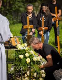 Tydzień po tragicznym zdarzeniu, w sobotę (7 sierpnia) o 9 rano rozpoczął się pogrzeb basi. K0cckjxgdmagum