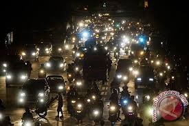 Maybe you would like to learn more about one of these? Kendaraan Hias Meriahkan Malam Takbiran Di Medan Antara News