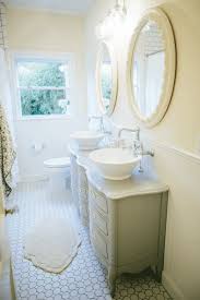 Fixer Upper Season 2 Episode 2 The Dutch Door House Bathroom Farmhouse Style Fixer Upper Bathroom Bathrooms Remodel