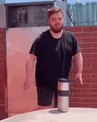 Ibai llanos explaining things refers to two viral videos of spanish youtuber and esports announcer ibai llanos explaining a subject while rapidly writing and drawing on a whiteboard. Ibai Yo Explicando Gif Ibai Yo Explicando Meme Discover Share Gifs