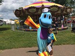 Savin Sammy With School Sense Member At The Northwern Wisconsin State Fair Nwsf Rcu Wisconsin State Fair Wisconsin State Credit Union