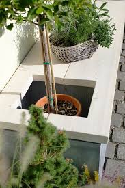 Diy Gartenbank Aus Baudielen Und Planzkubel Als Praktische Alternative Pflanzkubel Banke Garten Wohnen Und Garten
