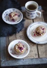 Muffins Aux Bananes Framboises Chocolat Blanc Trois Fois Par Jour Recipe Food Desserts Recipes