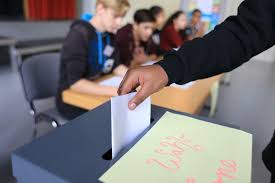 (setzen sie eine richtige variante des modalverbs im. Wahlrecht Fur Jugendliche 16 Oder 18 Jahre Ab Wann Soll Man Wahlen Durfen Politik Tagesspiegel