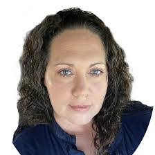 Sarah Dennis's Instagram, Twitter & Facebook