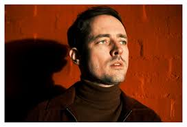 Track: NZ's Alba Rose presents the sweet indie soul of sophomore single  'Holding On': Debut EP 'Silhouette' coming 12 Nov