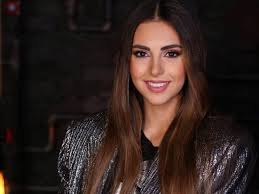 وأيضا لماذا لا يعد تشبها بالنساء حين يطيل الرجل شعره لكتفه ، ولكنه تشبه بالرجال حين تقص المرأه شعرها للقصير؟ وهل يوجد أدله على تحريم قص المرأه لشعرها فوق الأذن مع مراعاة عدم شبهه بالرجال؟ ÙØ§Ù„ÙŠØ±ÙŠ Ø£Ø¨Ùˆ Ø´Ù‚Ø±Ø§ Ø¨Ø·Ù„Ø© Ù…Ø³Ù„Ø³Ù„ Ù„Ø§ Ø­ÙƒÙ… Ø¹Ù„ÙŠÙ‡